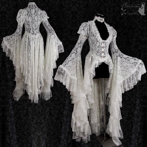 Medieval Women, Victorian Ball Gowns, Medieval Woman, Masquerade Dresses, Steampunk Victorian, Lace Neck, Victorian Costume, Idee Cosplay, Women Lace Dress