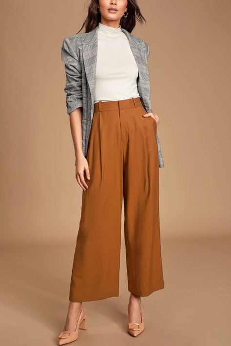 Wide Trousers, Office Fashion, Trouser Pants Outfits, Chic Pants, Brown Pants, Business Woman, Pantalon Large, 가을 패션, Wide Pants