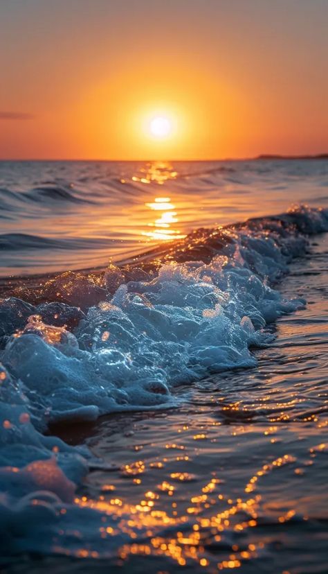 Serene ocean scene with vibrant sunset colors and gentle waves. Sun Set Photo, Beautiful Pictures For Profile, Golden Hour Beach Aesthetic, Ocean Golden Hour, Portrait Beach Photography, Sun Set Wallpaper, Bedroom Sunrise, Ocean Waves Aesthetic, Beach Waves Sunset