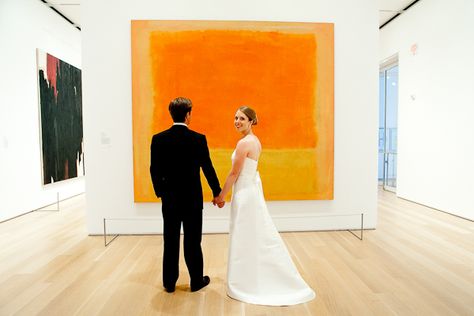 Wedding at the Art Institute of Chicago Art Museum Wedding, Modern Art Gallery, Art Gallery Wedding, Art Galleries Design, Art Gallery Interior, Elizabeth Anne, Chicago Wedding Venues, Museum Wedding, Gallery Design