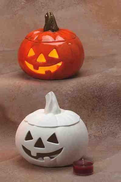 T light pumpkin Fall Pinch Pot Ideas, Clay Pumpkin Tea Light Diy, Pumpkin Clay Projects, Pumpkin Clay Art, Clay Pumpkin Ideas, Pumpkin Pottery Ideas, Pumpkin Clay Ideas, Pottery Pumpkins Ideas, Fall Ceramics Projects