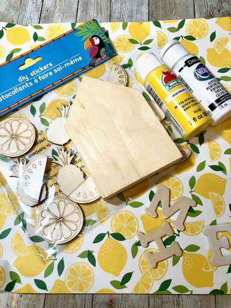 Mini Lemon Home Sign - Creating Through Chaos Lemon And Bee Decor, Lemon Diy Craft, Lemon Themed Crafts, Summer Diy Crafts Decor, Lemon Ideas Decor, Lemon Decor Diy, Lemon Diy Decor, Lemon Crafts Diy, June Decorating Ideas