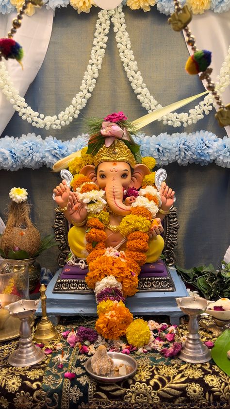 Ganesh Ji Instagram Story, Ganesha Story Instagram, Best Krishna Wallpaper, Bappa Wallpaper Aesthetic, Ganesh Chaturthi Snapchat Stories, Ganpati Bappa Home Decoration, Ganpati Bappa At Home, Ganpati Bappa Wallpapers Aesthetic, Ganpati Bappa Snap