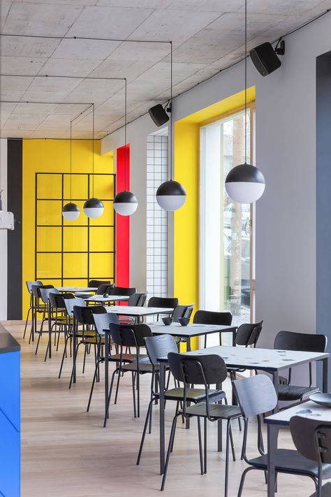 Bauhaus Inspired Interior In Vilnius | Bored Panda Bauhaus Design Interior, Bauhaus Interior Style, Bauhaus Restaurant, Bauhaus Interior Design, Bauhaus Interior, Bauhaus Architecture, Bauhaus Inspired, Exterior Furniture, Bauhaus Art