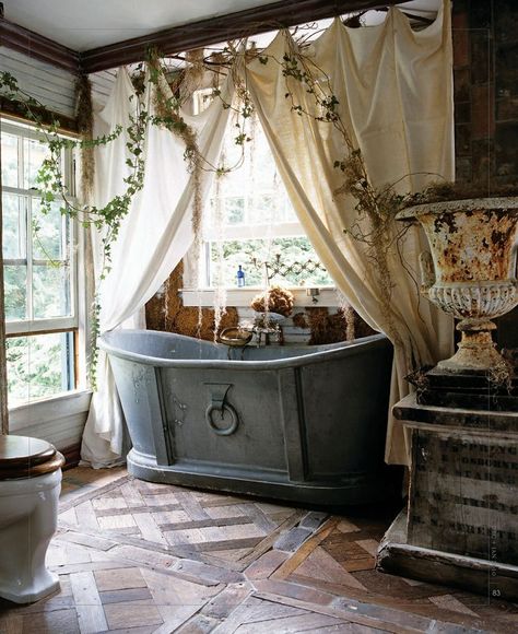 Rustic interior of a Russian wooden house. Description from pinterest.com. I searched for this on bing.com/images Rustic Bathrooms, Baños Shabby Chic, Bohemian Bathroom, French Country Bathroom, Witch Cottage, Bad Inspiration, Country Bathroom, Shabby Chic Bathroom, Chic Bathrooms