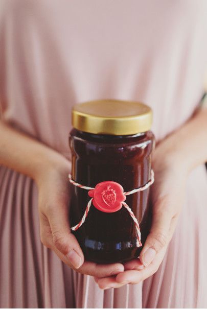 Creative Ways to Use a Wax Seal Stamp - Advanced Tips | AMZDeco.com Wax Seal Craft Ideas, Sealing Wax Ideas, Wax Seal Packaging, Holiday Jam, Seal Craft, Custom Wax Seal, Jam Jars, Plum Jam, Seal Gifts