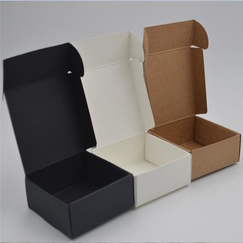 Kraft Paper Crafts, Black Kraft Paper, Cheap Gift Bags, Jewelry Packaging Box, Black Packaging, Packaging Ideas Business, Small Business Packaging Ideas, Small Business Packaging, Kraft Boxes