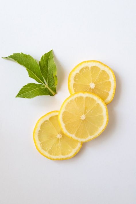 Lemon Images, Lemon Pictures, One Day Detox, Lemon Benefits, Lemon Slices, Essential Oils Cleaning, Fruit Photography, Flowers Wallpaper, Lemon Essential Oils