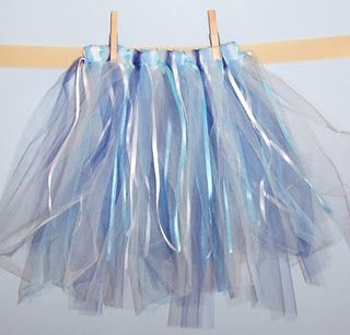 Free pattern and instructions for an almost no sew fairy skirt tutu costume with ribbons which would look adorable in pink on Valentines Day. Tulle Skirts, Fairy Costume Diy, Diy Tulle Skirt, Diy Tutus, Diy Tulle, Skirt Diy, Diy Tutu, Fairy Skirt, Diy Skirt