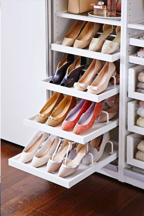 These Ikea closets are so stylish! Find some serious inspiration here. Ikea Closets, Ikea Shoe, Ikea Closet, Walking Closet, Dream Closets, Best Ikea, غرفة ملابس, Hus Inspiration, Master Closet