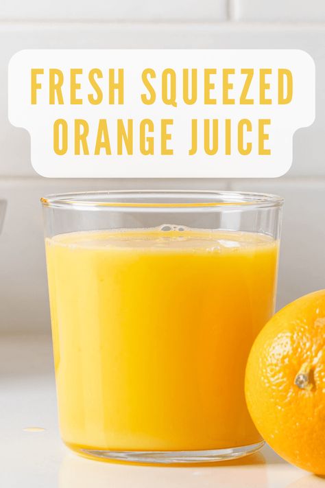 Fresh squeezed orange juice is the perfect summer drink and you'll be surprised by how easy it is to make with 0 sugar added or fancy gadgets. All you'll need is a dozzen oranges, a knife and your hands! Fresh Squeezed Orange Juice Recipe, Smoothie Recipes Fruit, Homemade Orange Juice, Fresh Squeezed Orange Juice, Orange Juice Recipes, Organic Orange Juice, Orange Juice Drinks, Desserts Fruit, Snacks Fruit