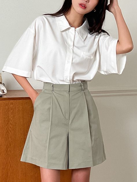 Tucked In Shirt Reference, Collared Shirt Reference, Casual Shirts Women, Button Shirt Outfit, Collared Shirt Outfits, Collar Shirts Women, Long Pants Outfit, Plain White Shirt, Collard Shirt