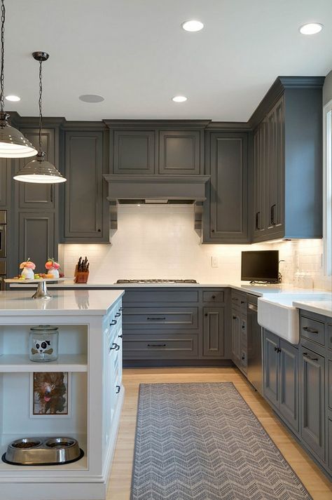 Cabinets are painted with Kendall Charcoal from Benjamin Moore. Alexander Design Group. Benjamin Moore Kitchen, Moore Kitchen, Charcoal Kitchen, Kitchen Dark, Kendall Charcoal, Interior Dapur, Painted Kitchen Cabinets Colors, Kabinet Dapur, Best Kitchen Cabinets