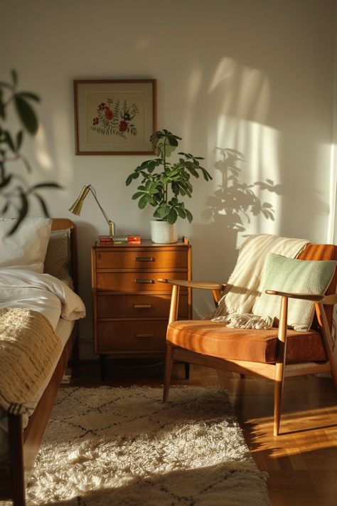 Mid Cent Modern Bedroom, Colorful Mid Century Bedroom, Mid Century Modern Japanese Bedroom, Cozy Dark Wood Bedroom, Whimsical Mid Century Modern, Bedroom Inspiration Mid Century Modern, Mcm Bedroom Aesthetic, Bedroom Cosy Aesthetic, Apartment Midcentury Modern