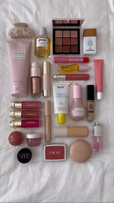 Everyday Makeup Products Aesthetic, Lip Products Collection, Baddie Makeup Products, Melina Core, Trending Makeup Products, Essential Makeup Products, Sephora Must Haves, Natural Makeup Products, Cute Products