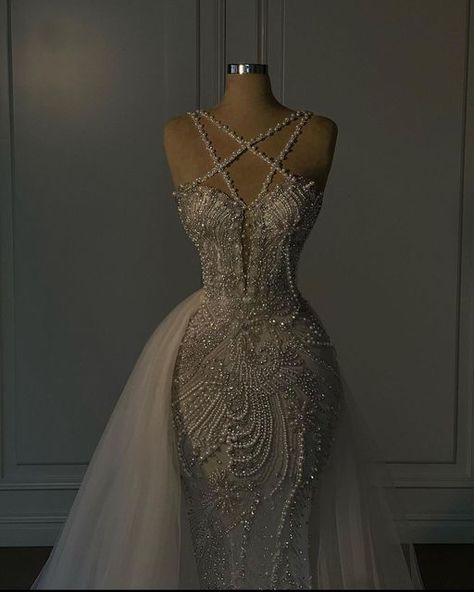 Heavy Wedding Dress, Glam Wedding Dress, Pretty Wedding Dresses, Classy Prom Dresses, Fancy Wedding Dresses, Fancy Wedding, Glamour Dress, Piece Prom Dress, Dream Wedding Ideas Dresses