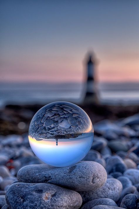 10 Crystal Ball Photography Tips – How to Take Beautiful Photography Through a Crystal Ball? Inspiring Photography, Beauty Of Life Photography, Cool Images Aesthetic, Kraf Kertas, Fotografi Urban, Fotografi Alam Semula Jadi, Foto Tips, Beautiful Nature Wallpaper, Alam Semula Jadi