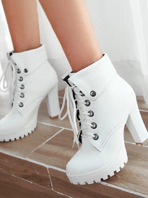 Jeon Elizabeth is the older sister of (G)- Idles Jeon Soyeon Elizabet… #fanfiction #Fanfiction #amreading #books #wattpad Heels Aesthetic, Chunky Heel Ankle Boots, Cute Shoes Heels, Platform High Heel Shoes, Sneakers Mode, Girly Shoes, High Heel Boots Ankle, Fashion High Heels, Black High Heels