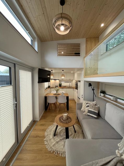 River by Vagabond Haven - Tiny Living Tiny Homes Design Ideas, Mini Home Interior, Tiny House Ideas Exterior, Tiny Space Living, Interior Design Tiny House, Mini Houses Tiny Homes, Tiny House Beach, Small Minimalist House, Backyard Tiny Guest House