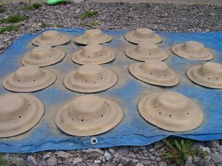 Paper Plate Safari Hats. using a bowl & plate. great for safari theme storytime. Prek Jungle Crafts, Paper Plate Monkey Craft, Zoo Keeper Hat Craft, Jungle Party Decorations Ideas, Zoo Keeper Craft, Vbs Jungle Journey, Jungle Themed Crafts, Safari Vbs, Safari Hats