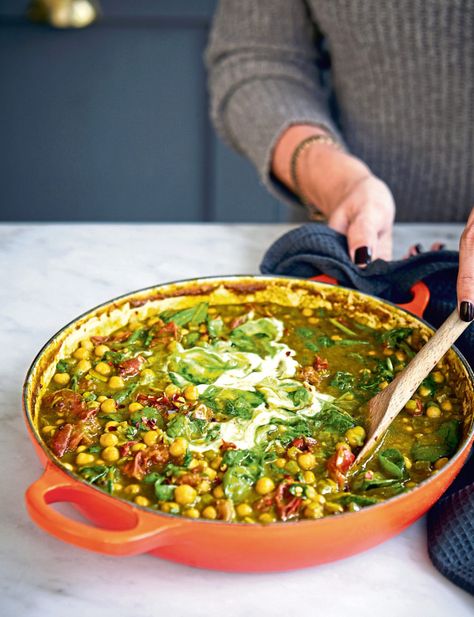 Deliciously Ella Recipes, Ella Mills, Batch Cooking Recipes, Chickpea And Spinach Curry, Chickpea Curry Recipe, Curry Stew, Deliciously Ella, Plant Based Diet Recipes, Vegan Curry