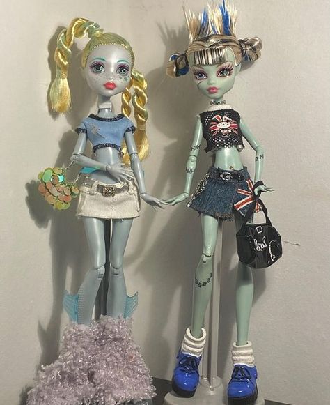 How To Make Doll Clothes, Monster High Room, Doll Restyle, Monster High Doll Clothes, Arte Monster High, Personajes Monster High, Custom Monster High Dolls, Monster High Custom, Doll Diy Crafts