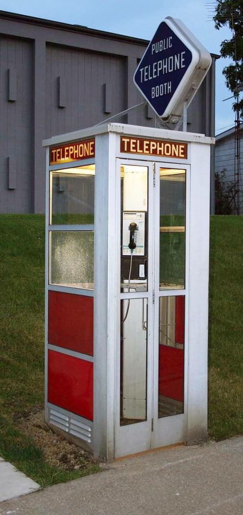 Phone booth Old Telephone Booth, Old Phone Booth, Old Telephone, Telephone Vintage, Antique Telephone, Telephone Booth, Vintage Phones, Yellow Springs, Vintage Telephone