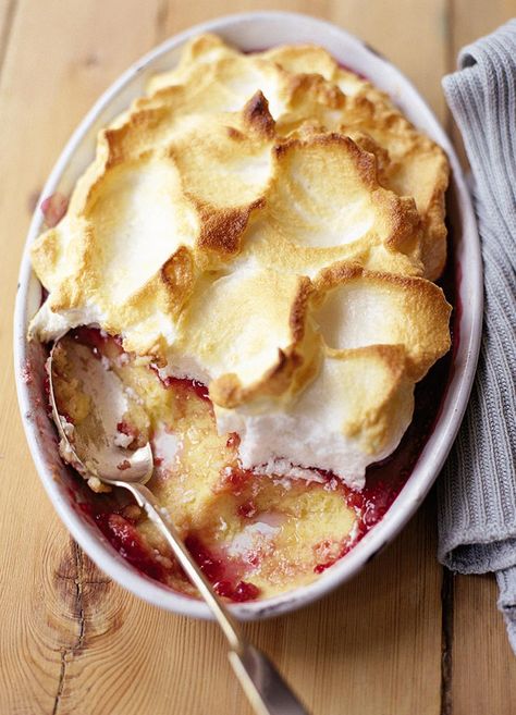 What more can be said about this baked pud with its spongy base, jam filling and crisp meringue topping? Simply dig in and enjoy! Savory Bakes, Queen Of Puddings, Sponge Pudding, British Pudding, Canadian Recipes, Meringue Topping, British Cooking, Fruit Pudding, Sweet Bakes