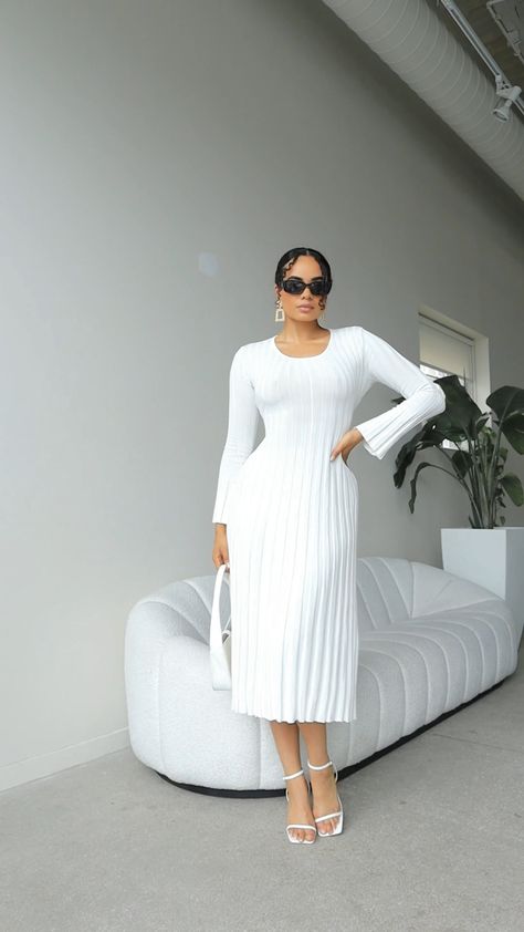 Modest Midi Dress Classy, Black Long Sleeve Maxi Dress Outfit, Long Maxi Dress Outfits Classy, Flared Dresses Classy, White Modest Outfit, Church Outfit Dress, Elegant Modest Dresses, White Dress Outfit Classy, White Modest Dress