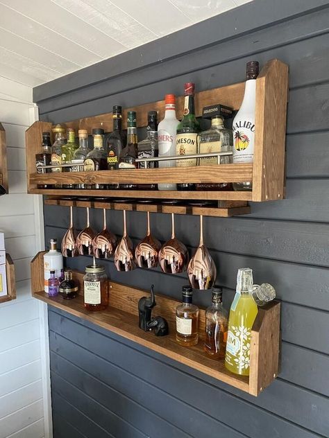 Bar Con Pallet, Wall Mounted Bar, Bar Shed, Home Bar Rooms, Home Cocktail Bar, Indoor Bar, Diy Home Bar, Bar Shelf, Gin Bar