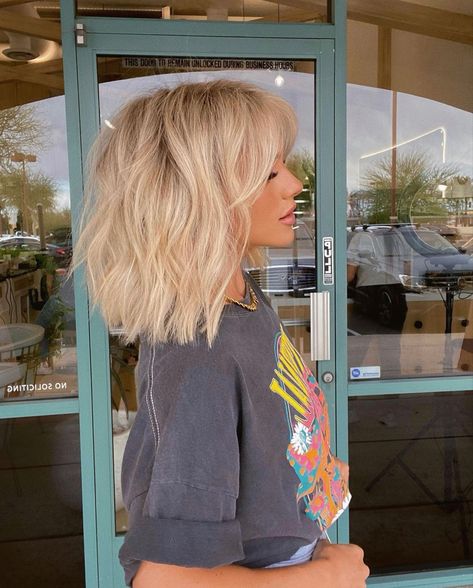 Light Hair Color Ideas Short, Blonde Jaw Length Bob, Marla Maples Hair, Blonde Bob Hairstyles With Bangs, Latest Bob Hairstyles, Blonde Hair Transformations, Hair Tricks, Kadeřnické Trendy, Vlasové Trendy