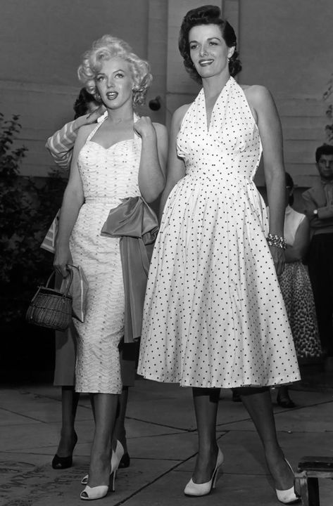 Marilyn Monroe And Jane Russell, Stile Pin Up, Klasik Hollywood, 40s Mode, Estilo Marilyn Monroe, Mode Retro, Glamour Vintage, Jane Russell, Gentlemen Prefer Blondes