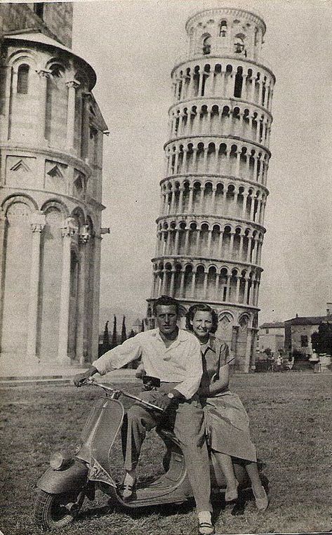 Vintage Photos of Italy: Nostalgic Pictures from the Italian Past - An American in Rome Surfer Girls, Photos Of Italy, Trick Photography, Vintage Vespa, Italian Aesthetic, Nostalgic Pictures, Seni Vintage, Pisa Italy, Vespa Vintage