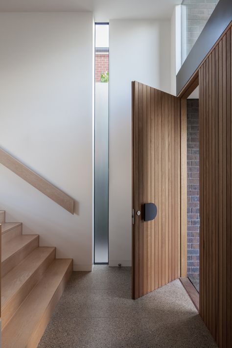 Timber Front Door, Modern Entrance Door, Modern Entrance, Entrance Door Design, Door Inspiration, Front Door Entrance, Timber Door, Front Door Design, House Doors