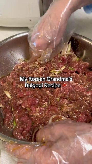 Joanna Gaines Bulgogi Recipe, Korean Bulgogi Marinade, Bulgogi Marinade Recipes, Bulgogi Recipe Marinade, Bulgogi Recipe Sauce, Beef Loin New York Shabu Shabu, Beef Bolgulgi, Beef Loin New York Boneless, Sukiyaki Recipe Beef