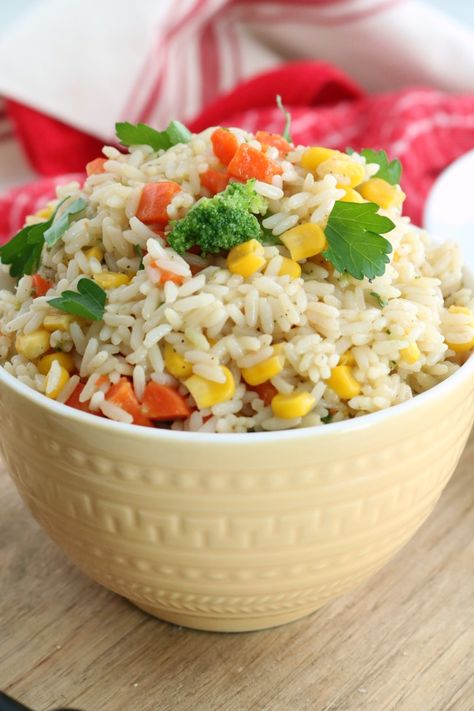 This quick and easy Garden Vegetable Rice is a favorite side dish for our family dinners. It's a very simple dish using ingredients probably already in your pantry. Vegetable Rice Recipe, Vegetables Rice, Savory Rice, Vegetable Fried Rice, Rice Side Dishes, Vegetable Rice, Garden Vegetable, Best Comfort Food, Frozen Vegetables