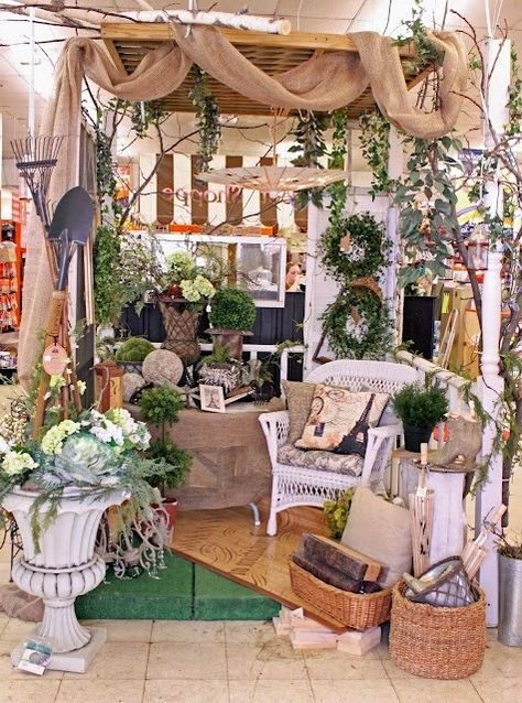 Vintage Show Off: Tips for a Narrow Booth - Make the Narrow Wall Look Wider Vintage Market Booth, Vintage Booth Display, Flea Market Booth, Muebles Shabby Chic, Antique Mall Booth, Antique Booth Displays, Antique Booth Ideas, Booth Decor, Craft Booth Displays