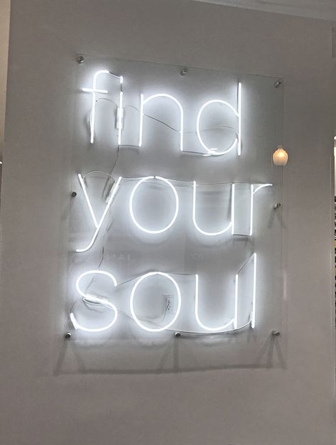 Find Your Soul, Collage Mural, Neon Quotes, Black And White Photo Wall, Bedroom Wall Collage, Black And White Picture Wall, White Beauty, Gray Aesthetic, Tapeta Pro Iphone