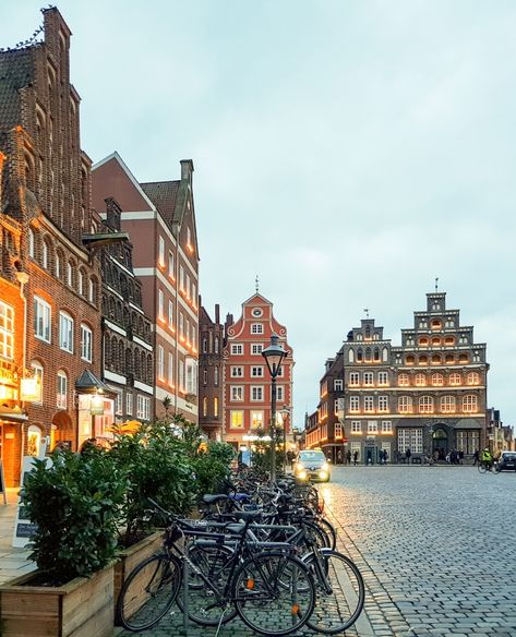 Day trip from Hamburg: picturesque Lüneburg » The Urge to Discover Cultural Architecture, Deutsch Aesthetic, Germany Mountains, Pictures Of Germany, Hamburg Travel, Cities In Germany, Yoga Online, Visit Germany, Hamburg Germany