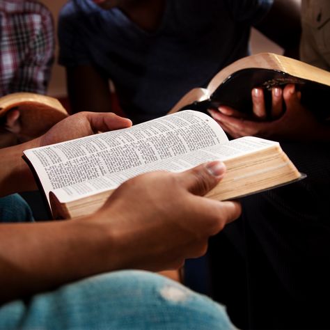 Black Man Reading Bible, Short Prayer, Read Your Bible, Reading Bible, Studying The Bible, Family Bible Study, Reading The Bible, Hope Strength, Short Prayers