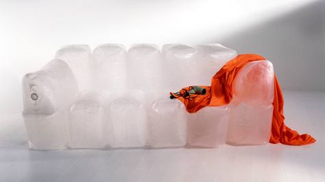 Ikea’s Doomed Quest To Design A Couch You Can Carry In Your Hands Inflatable Furniture, Inflatable Chair, Inflatable Sofa, Ikea Catalog, Couch Design, Ikea Store, Play Furniture, Inflatable Mattress, Ikea Hackers