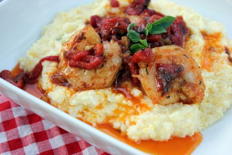 TUPELO HONEY GOAT CHEESE GRITS WITH SHRIMP! Shrimp Goat Cheese, Cooking Grits, Cheese Grits Recipe, Cheese Shrimp, Creole Shrimp, Honey Shrimp, Honey Cafe, Creole Spice, How To Cook Grits