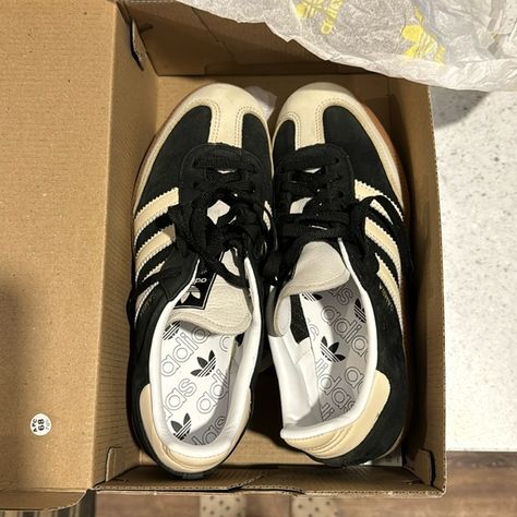 NEW adidas SAMBA OG size 8.5 women's. Color: Core Black/ Wonder White / Silver Adidas Samba Black And White, Black And White Sambas, Adidas Samba Original, Black Adidas Samba, Black Sambas, Samba Black, Adidas Samba Black, Y2k Outfits Men, Color Core