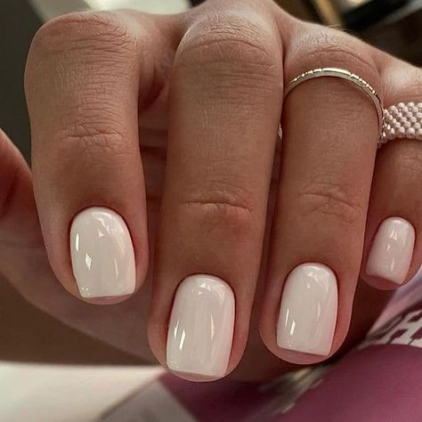 Nail Manicure, Casual Nails, Nagel Inspo, Neutral Nails, Elegant Nails, Classy Nails, Nails Inspo, Short Acrylic Nails, Gel Nail