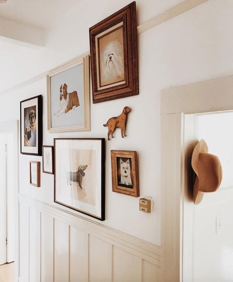 Gallery wall with dog-theme Dog Art Gallery Wall, Vintage Puppy Nursery, Dog Salon Interior Design, Vintage Dog Themed Nursery, Dog Themed Home Decor, Dog Gallery Wall Ideas, Dog Themed Room Ideas, Dog Room Inspiration, Vintage Dog Nursery