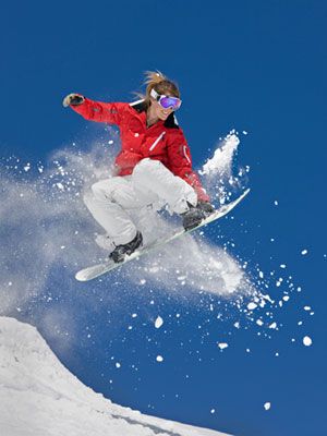 . Nature, Female Snowboarders, Snowboarding Girls, Mode Au Ski, Women Snowboarding, Snowboarding Photography, Hate Summer, Snowboard Girl, Snowboarding Women