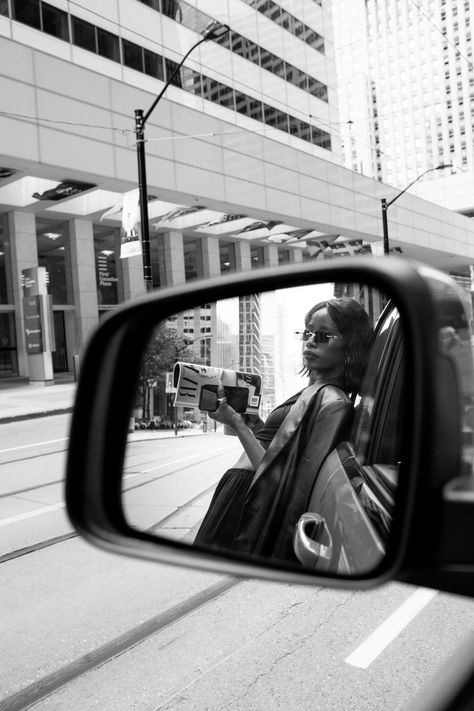 African American model being reflected through car mirror in downtown Buenos Aires, Street Photography Paris, City Fashion Photography, Coffee Shop Photography, Mirror Photography, Reflection Photos, City Shoot, Reflection Art, Beautiful Photoshoot Ideas