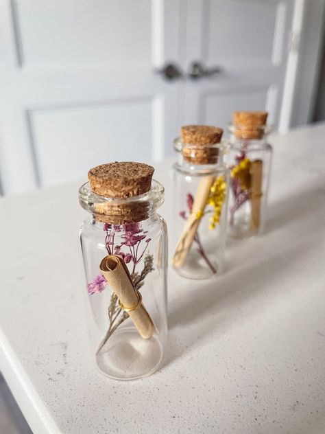 Wedding DIY: Mini Message in a Bottle for Bridesmaids, Gifts + Place Settings - The Inspired Room Bottle Souvenir Ideas, Diy Mini Jar Crafts, Mini Message In A Bottle, Things To Do With Small Glass Bottles, Mini Cork Bottle Ideas, Diy Message In A Bottle Ideas, What To Do With Small Glass Jars, Mini Glass Bottle Crafts Diy, Diy With Glass Bottles