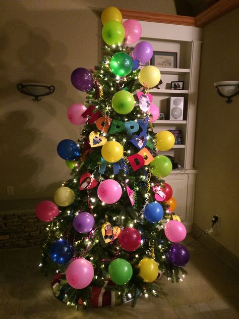 Birthday Tree Natal, Birthday Tree Decorations, Birthday Tree Ideas, Holiday Trees Year Round, Festival Of Trees Ideas, Birthday Christmas Tree, Unique Christmas Trees Themes, Birthday Elf, Themed Trees