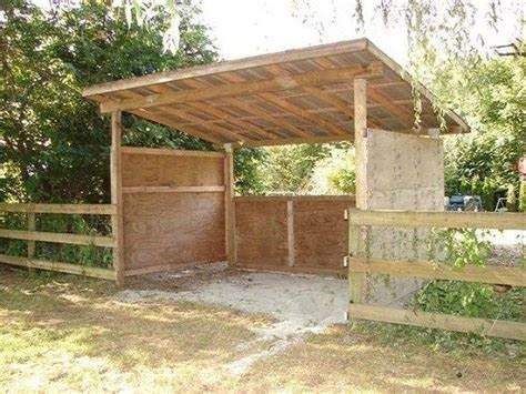 The 25+ best Horse shelter ideas on Pinterest | Horse run in shelter ... Goat Enclosure Ideas, Outside Fence, Pasture Shelter, Horse Shed, Horse Paddock, Barn Stalls, Winter Sets, Loafing Shed, Horse Shelter